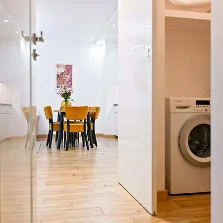 3 Rooms In Mennica Residence Warsaw Exterior photo