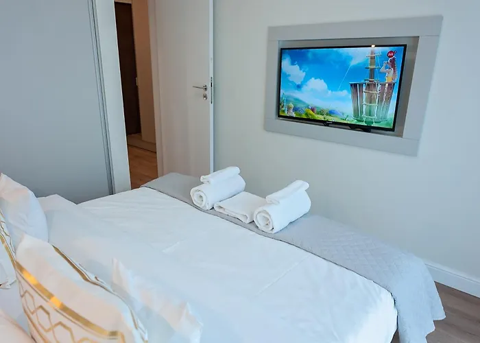 3 Rooms In Mennica Residence