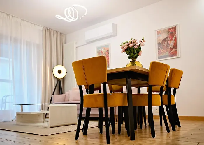 3 Rooms In Mennica Residence